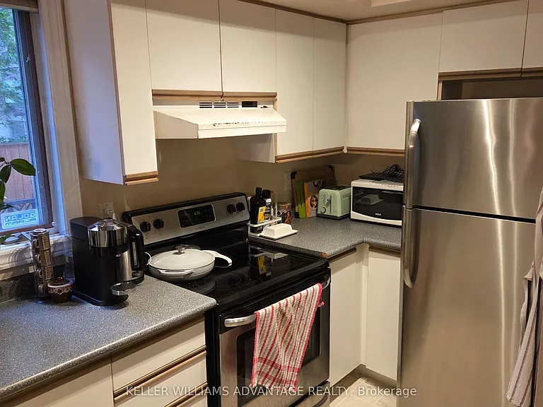 217 Saint George St #37 — Photo 6