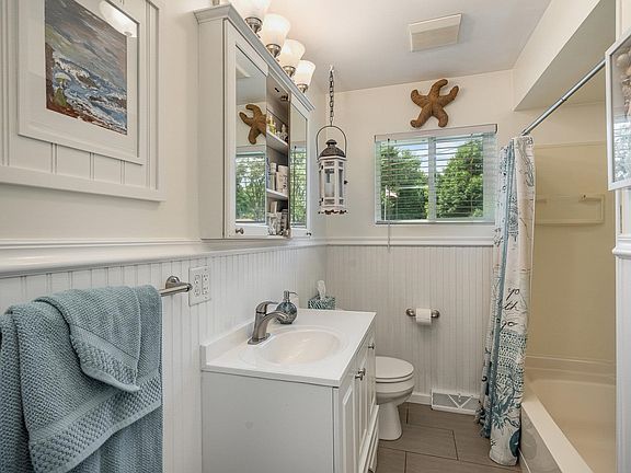 3rd image of 6219 Dewhirst Dr