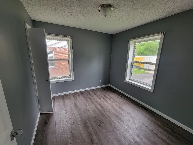 3571 Wright Ave — Photo 6