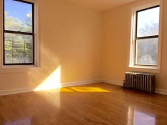 4th image of 4128 Carpenter Ave