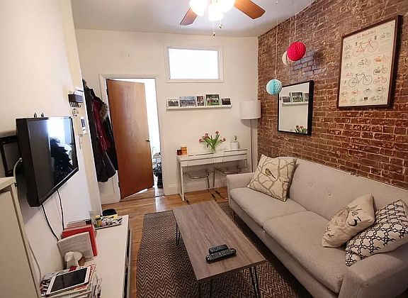3rd image of 145 Waverly Pl APT 4W