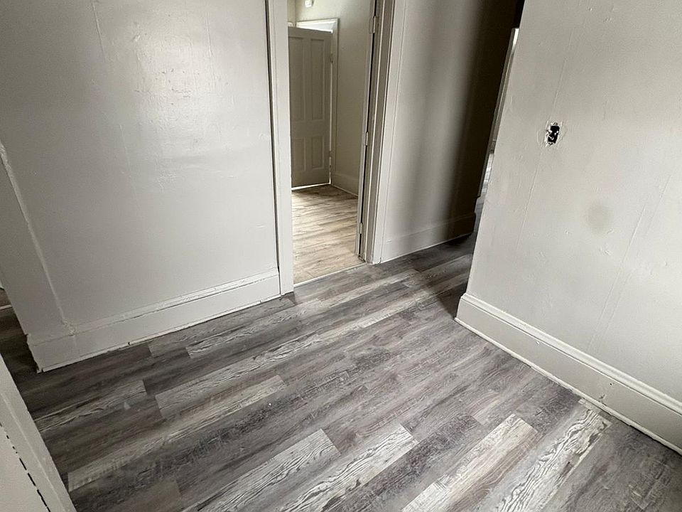 1st image of 2315 Lyndale Ave N #2