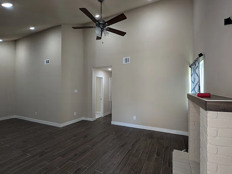 Fabulous Entry to Open concept Living room