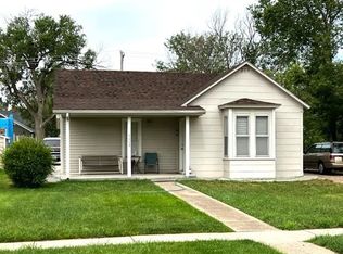 1113 Court St, Imperial, NE 69033