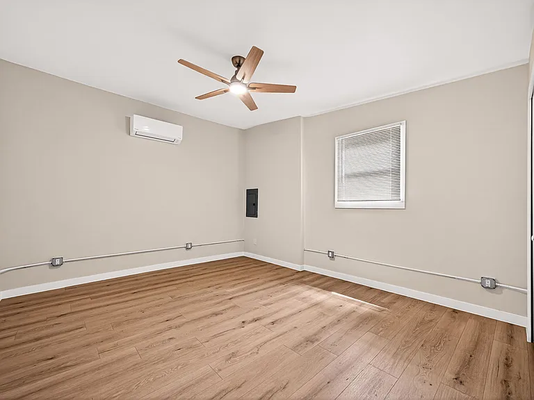 631 E Mistletoe Ave — Photo 33