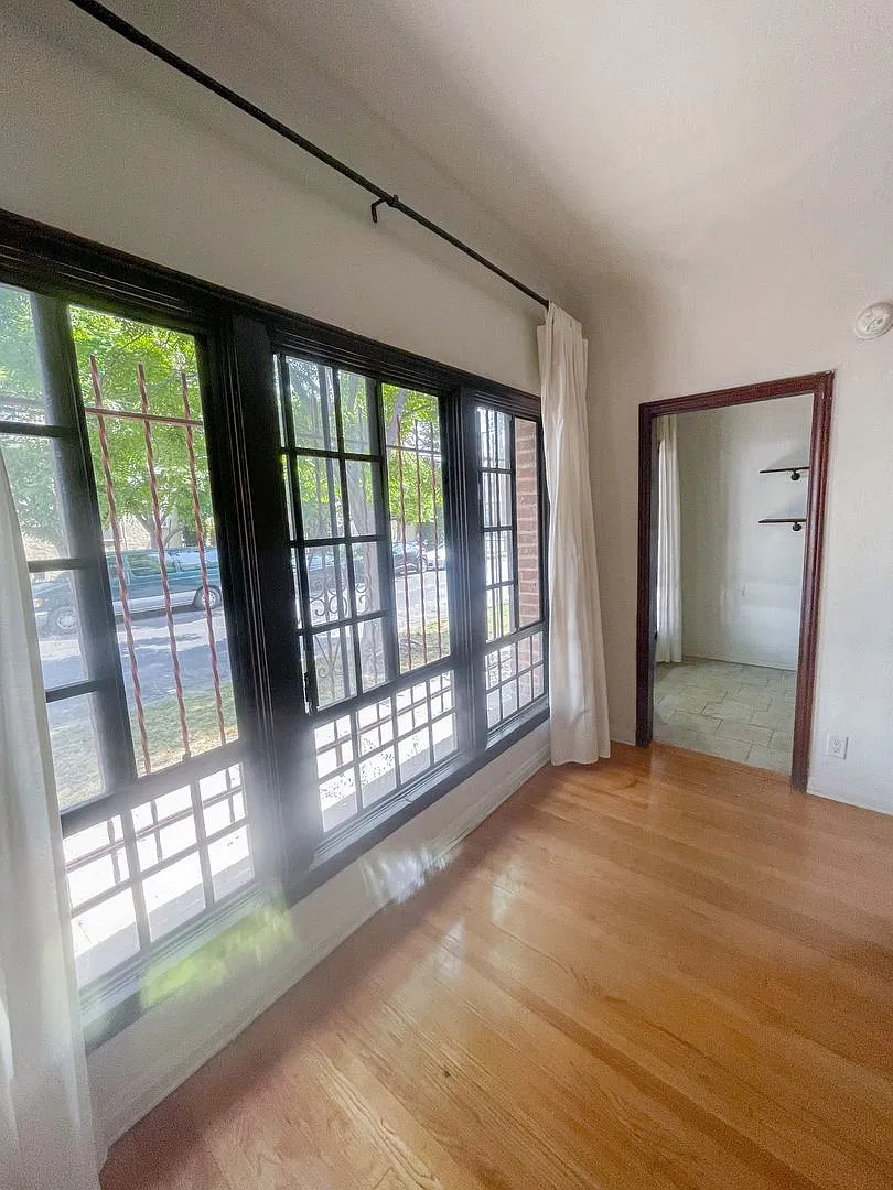 367 N Orange Grove Ave. — Photo 2