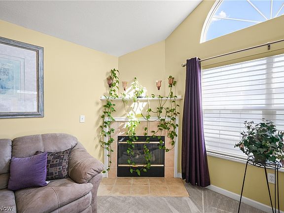 4th image of 705 Crossings Cir