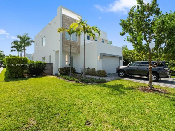 6810 NW 103rd Pl, Doral, FL 33178