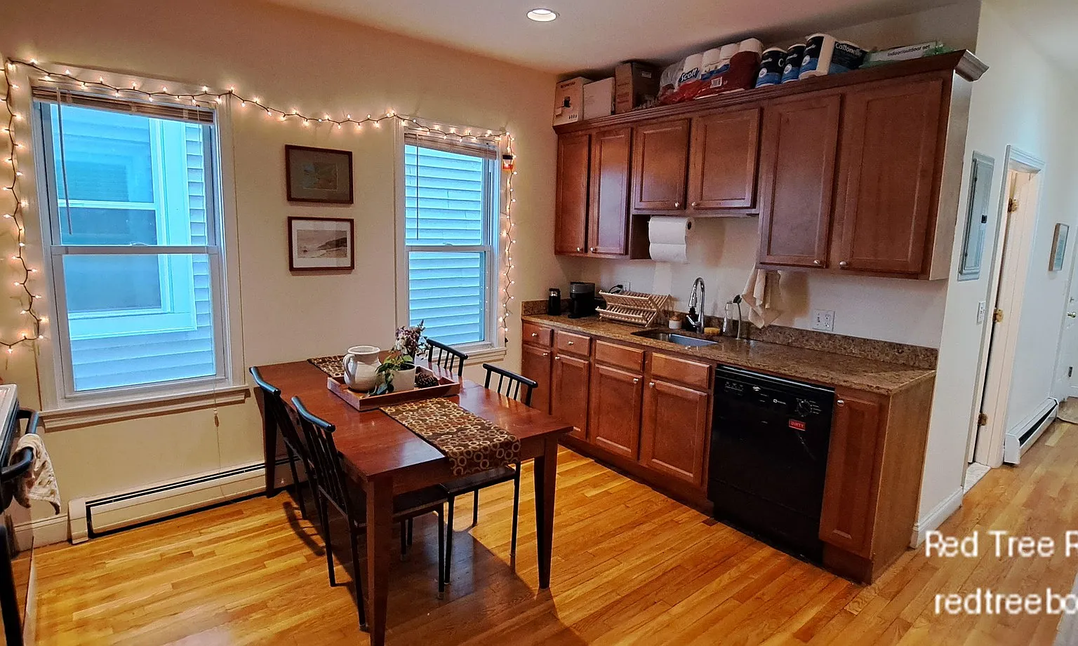 3 bed, 1350 sqft, $3,900 — Photo 4