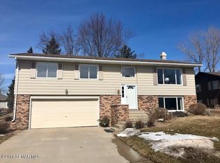 905 Eastgate Rd, Albert Lea, MN 56007