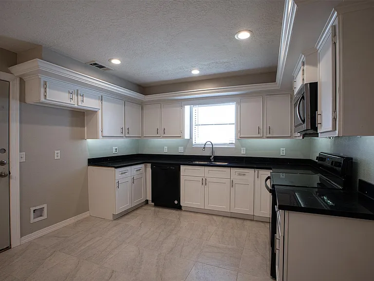 16042 Bear Hill Dr — Photo 15