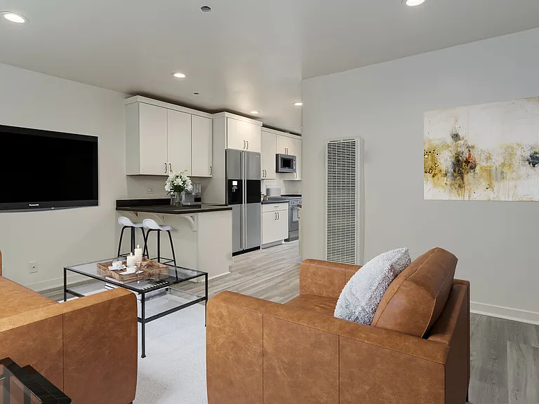 656 Indiana Ave #2 — Photo 2