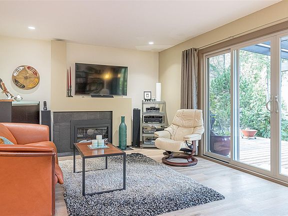 3rd image of 1650 Claudet Rd