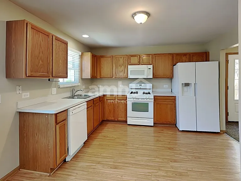 481 Pheasant Chase Dr — Photo 3