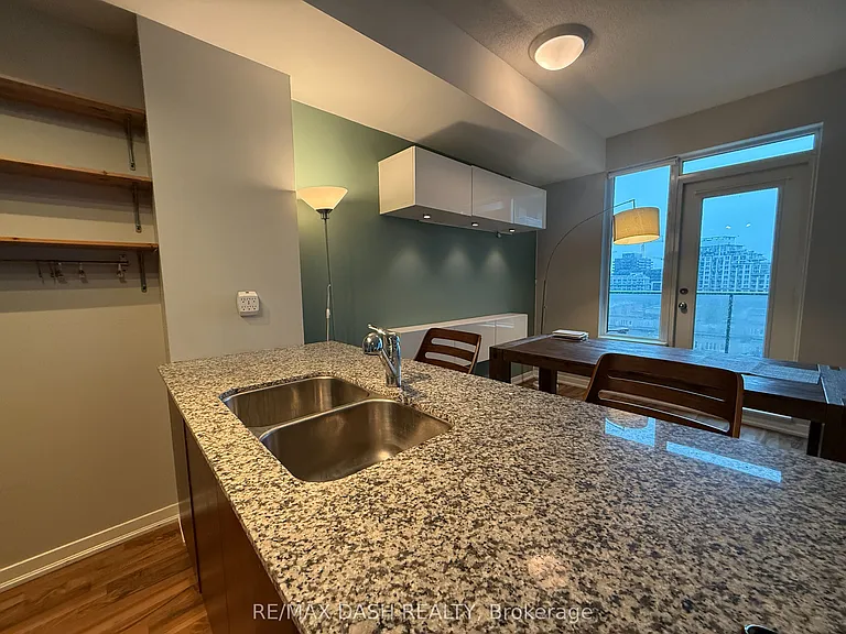 55 E Liberty St #918 — Photo 7