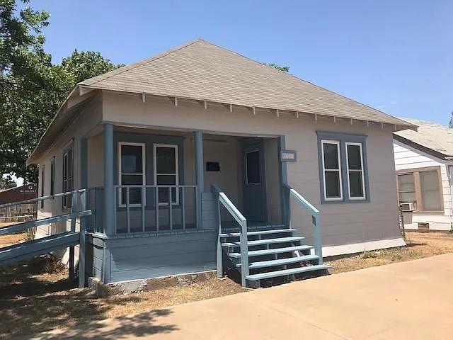 1812 Kemp Blvd — Photo 1
