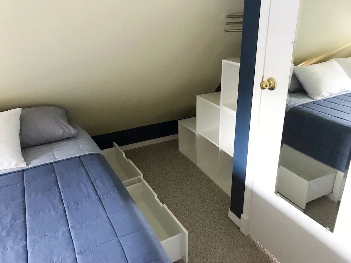 24908 J Pl — Photo 3