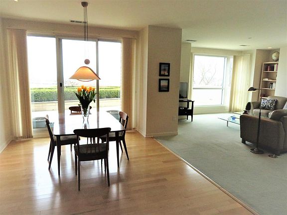 5th image of 1522 N Prospect Ave Unit 206