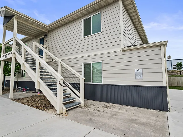 Pet Friendly 3 bed, 1.5 bath apartments! Ask us about our move in Special - — Photo 16