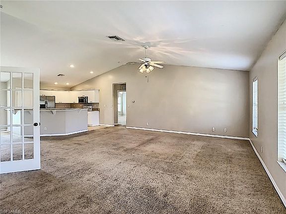 3rd image of 2813 NE 6th Pl