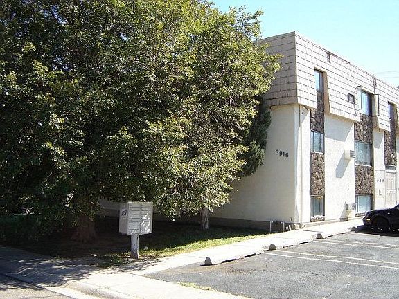 2nd image of 3916 Devonshire Ln
