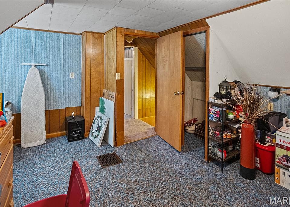 34th image of 622 N Jackson St