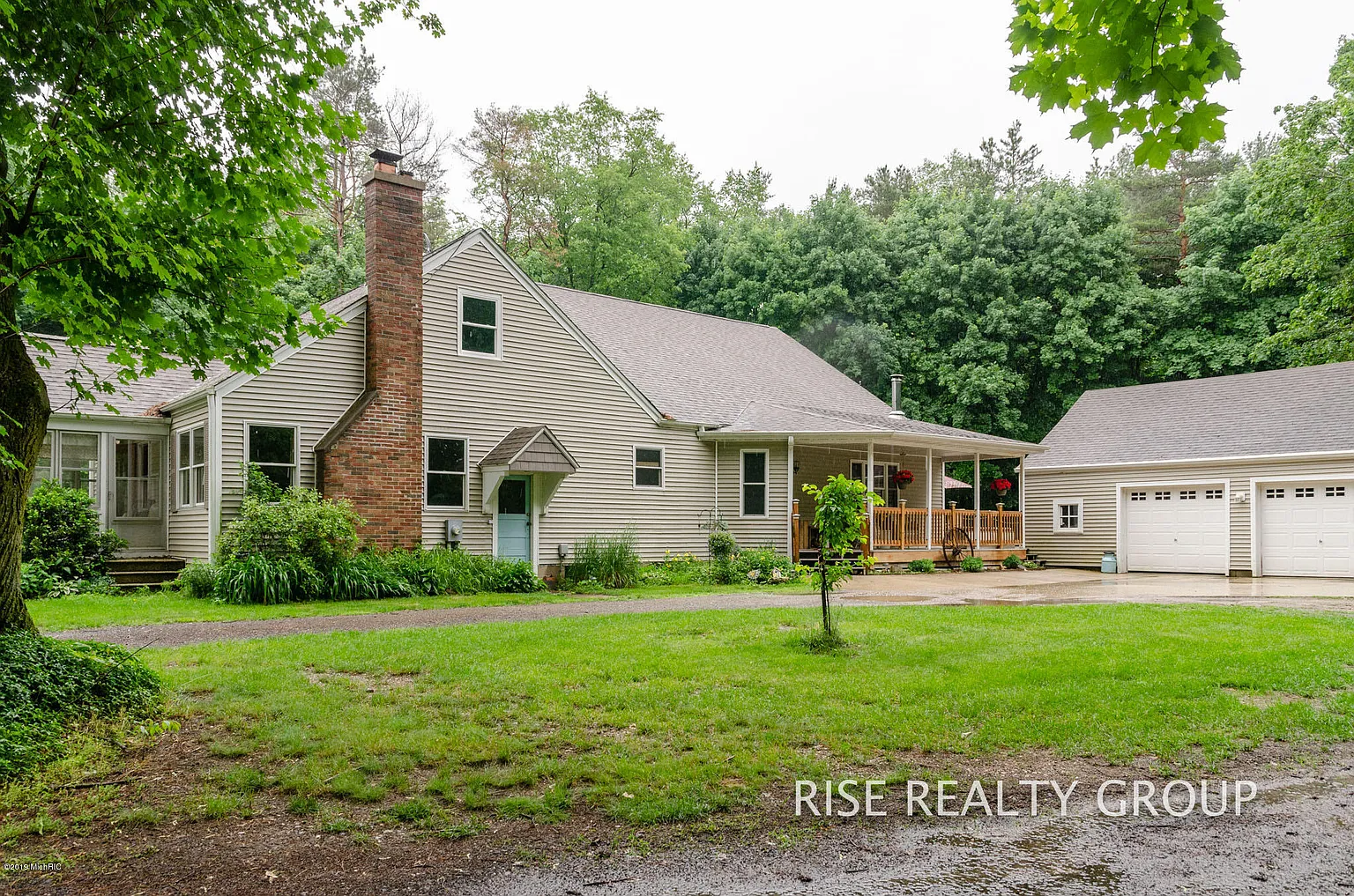 20420 North Ave photo 1