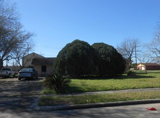 1221 N Avenue R, Freeport, TX 77541