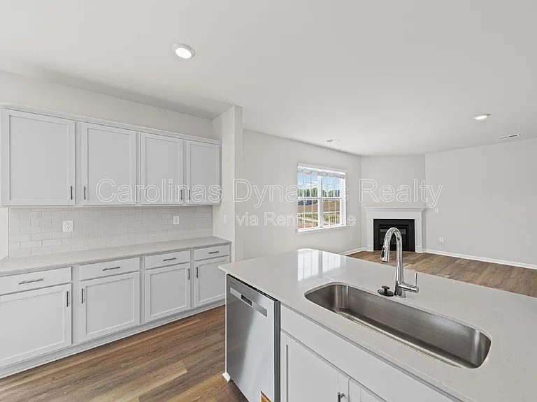 204 Calvin Creek Dr — Photo 16