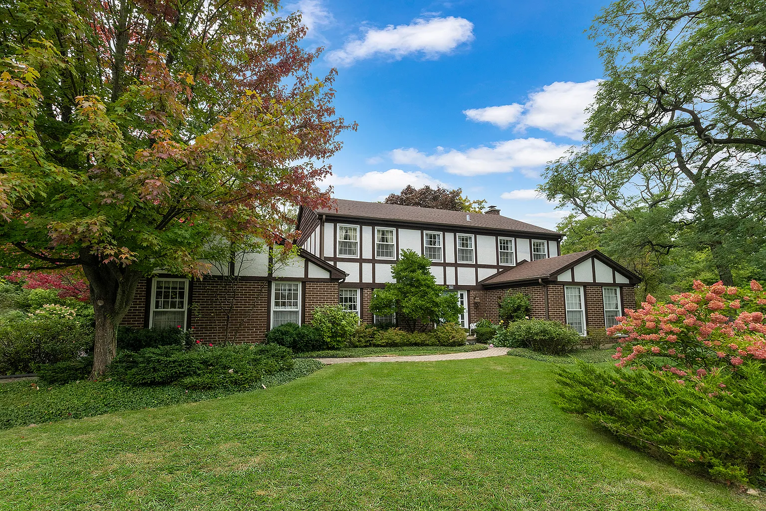 472 E Westleigh Rd photo 1