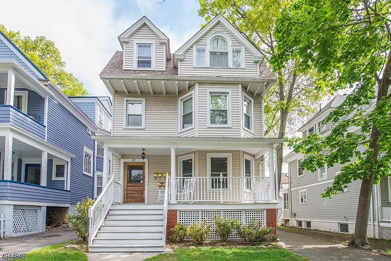 1st image of 41 MONTAGUE PL C0001