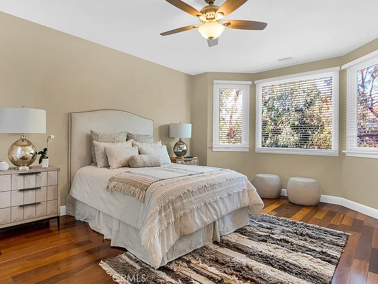 25504 Colette Way — Photo 31