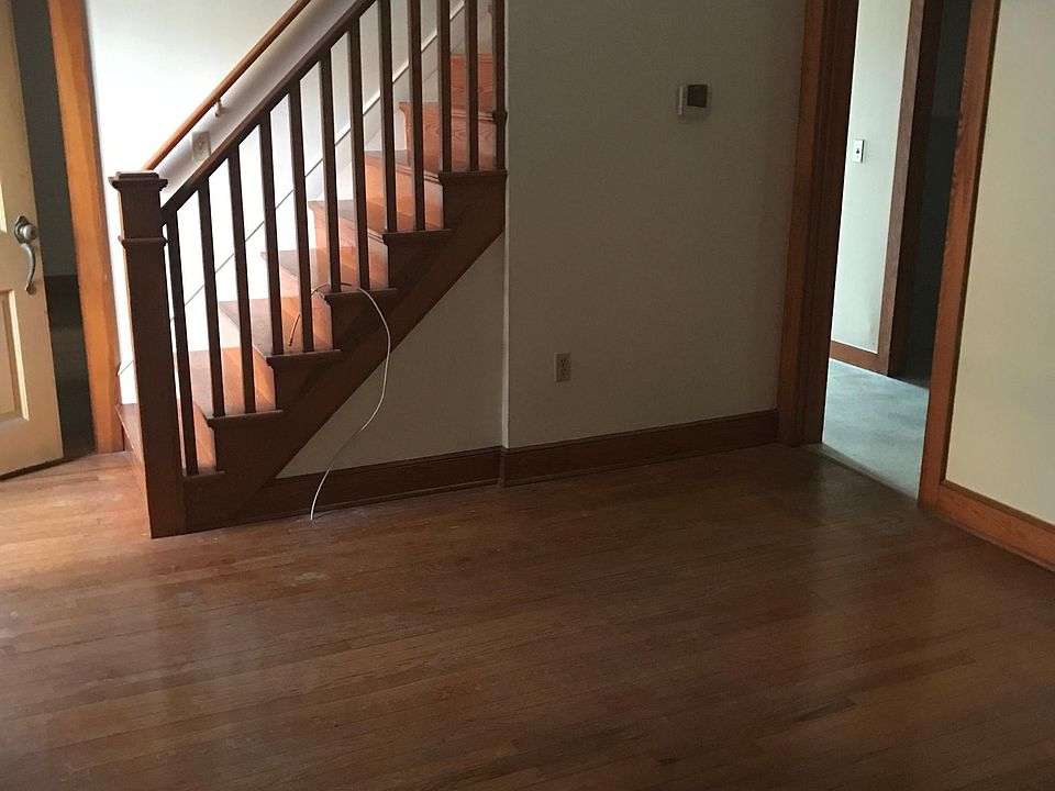 2nd image of 71 Lund Rd