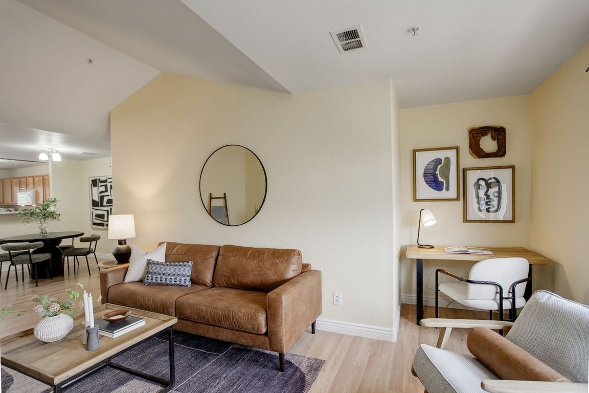 12281_E_Tennessee_Dr_302_LivingRoomC