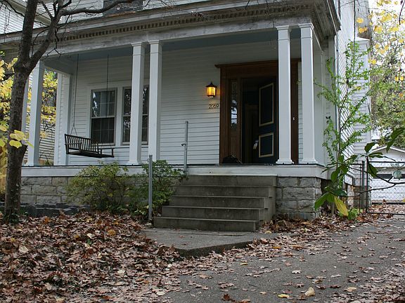 2nd image of 2069 Sherwood Ave