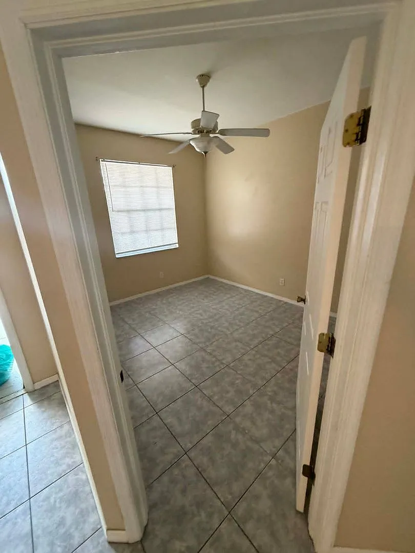 3 Bedroom With Free First Months Rent Free — Photo 4
