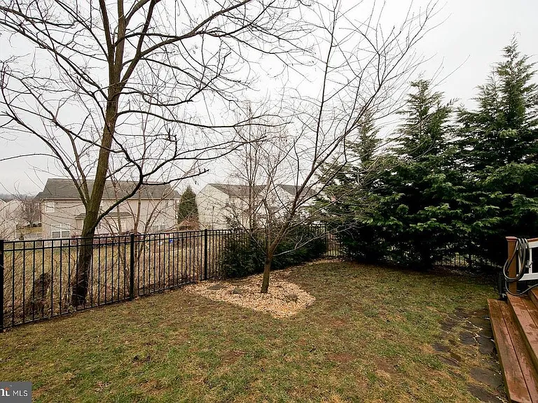1976 Cidermill Ln — Photo 9
