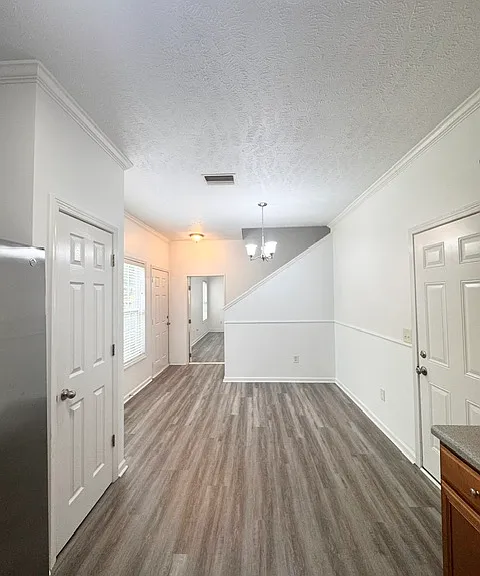 8401 Charbay Cir — Photo 2