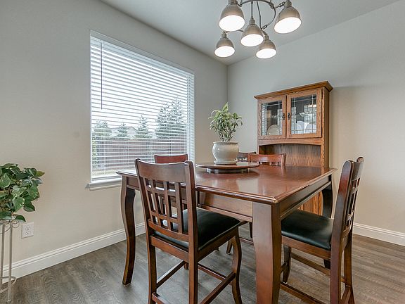 4th image of 2993 Chaucer Way