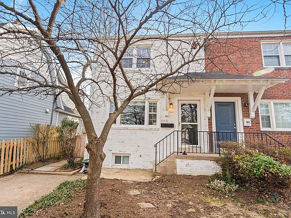 3rd image of 109 E Raymond Ave #A