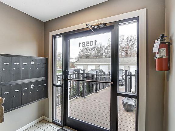 3rd image of 10581 Michael Dr Unit 1