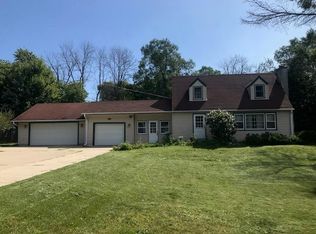 4340 S 124th St, Greenfield, WI 53228