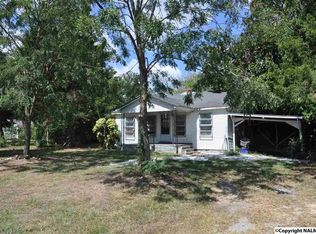 907 Shoal Creek Trl NE, Arab, AL 35016