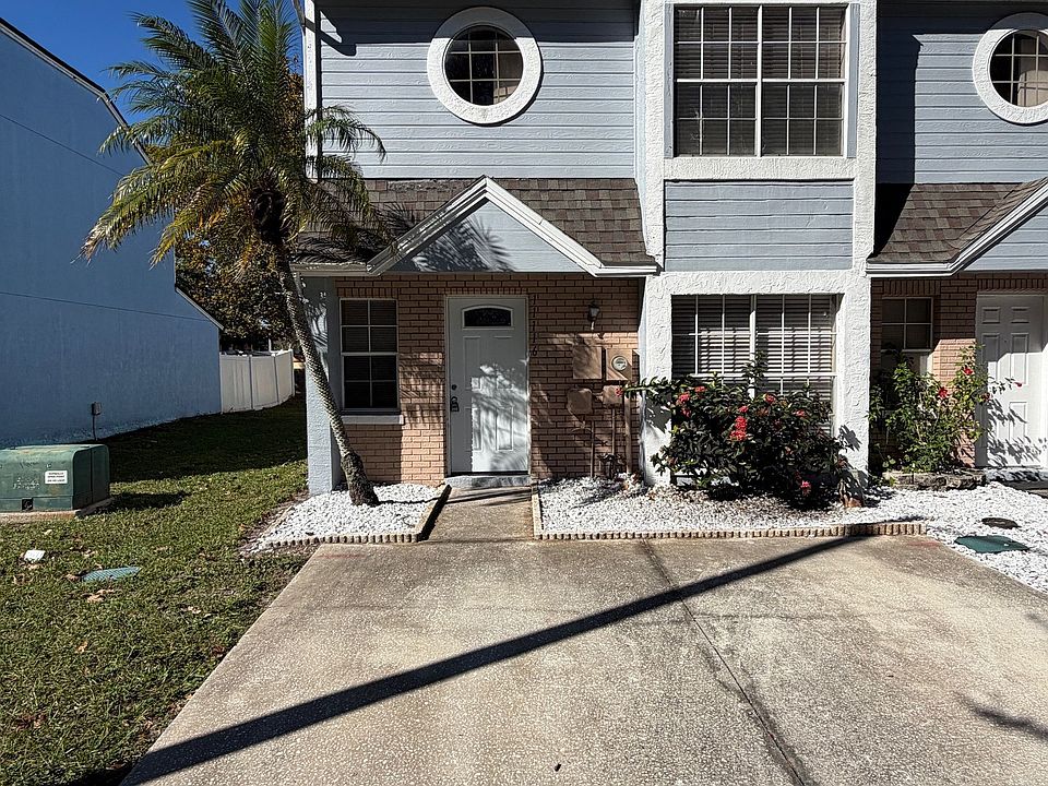 1st image of 11116 Essex Ridge Ct #11116