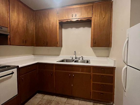 4th image of 620 W Erie St #2