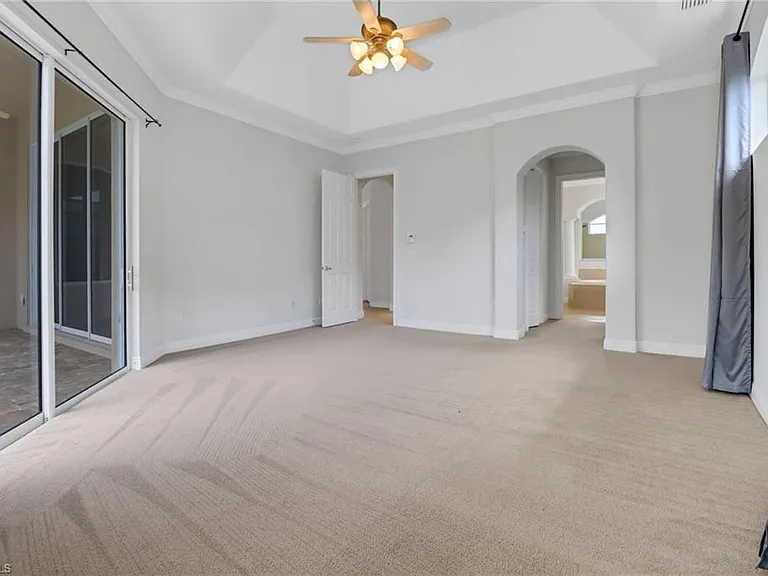 11128 Sierra Palm Ct — Photo 18