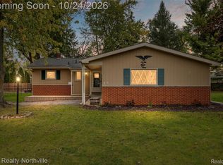 2278 Greenview Dr, Adrian, MI 49221