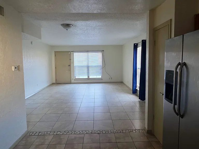 4433 N Stanton St #404 — Photo 5