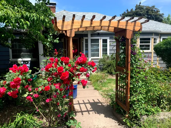 2011 SW Custer St, Portland, OR 97219