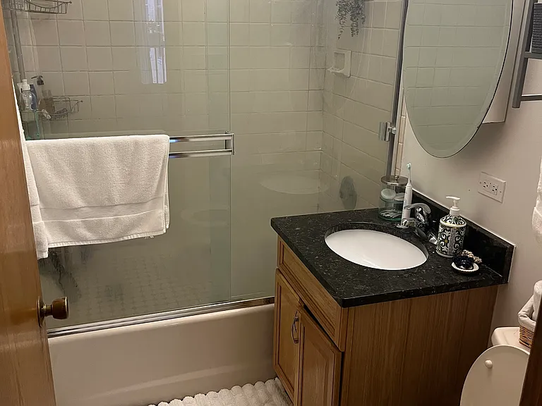 443 W Eugenie St #2E — Photo 7
